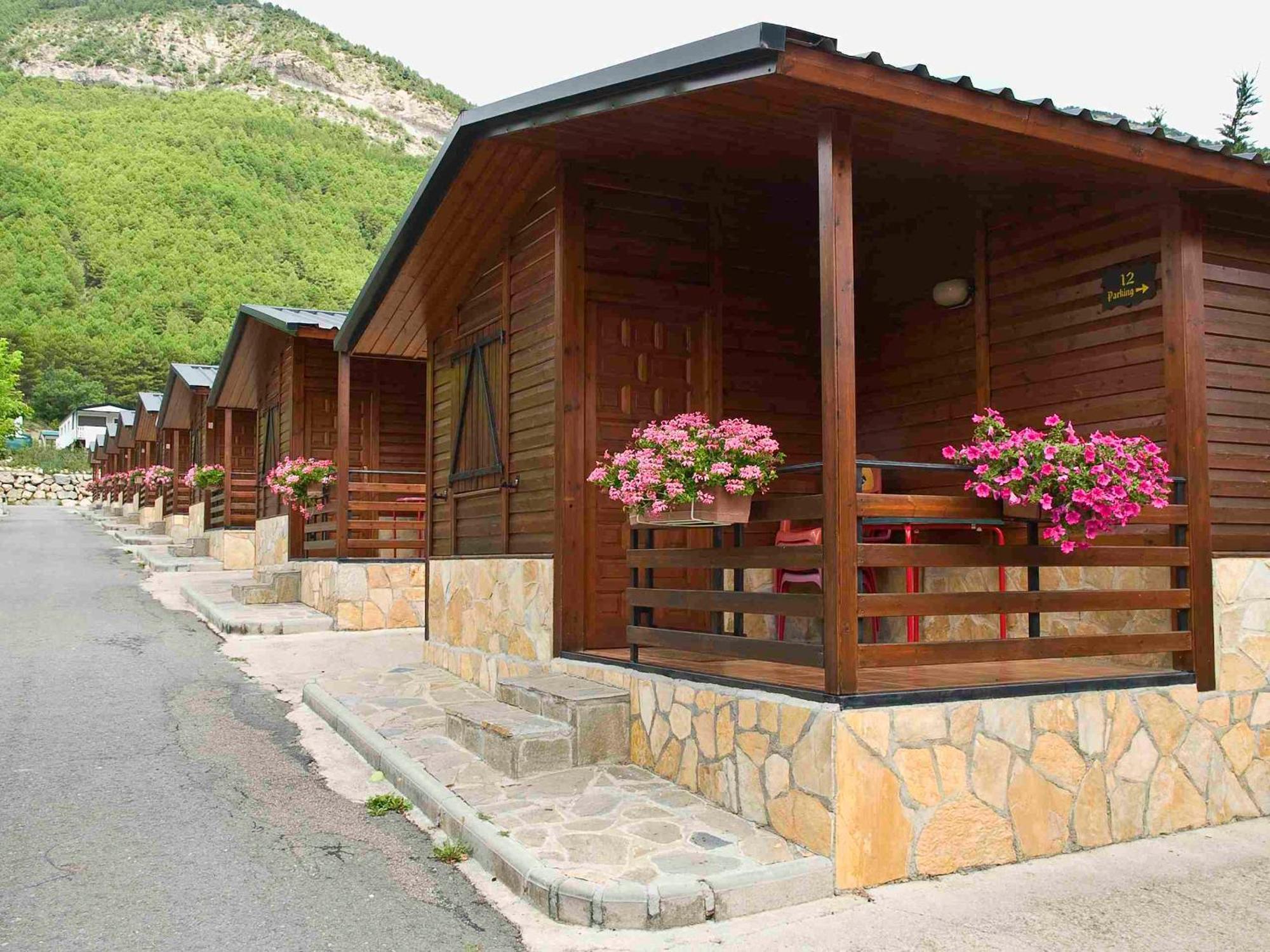 Camping Valle De Tena Sabiñánigo Eksteriør billede