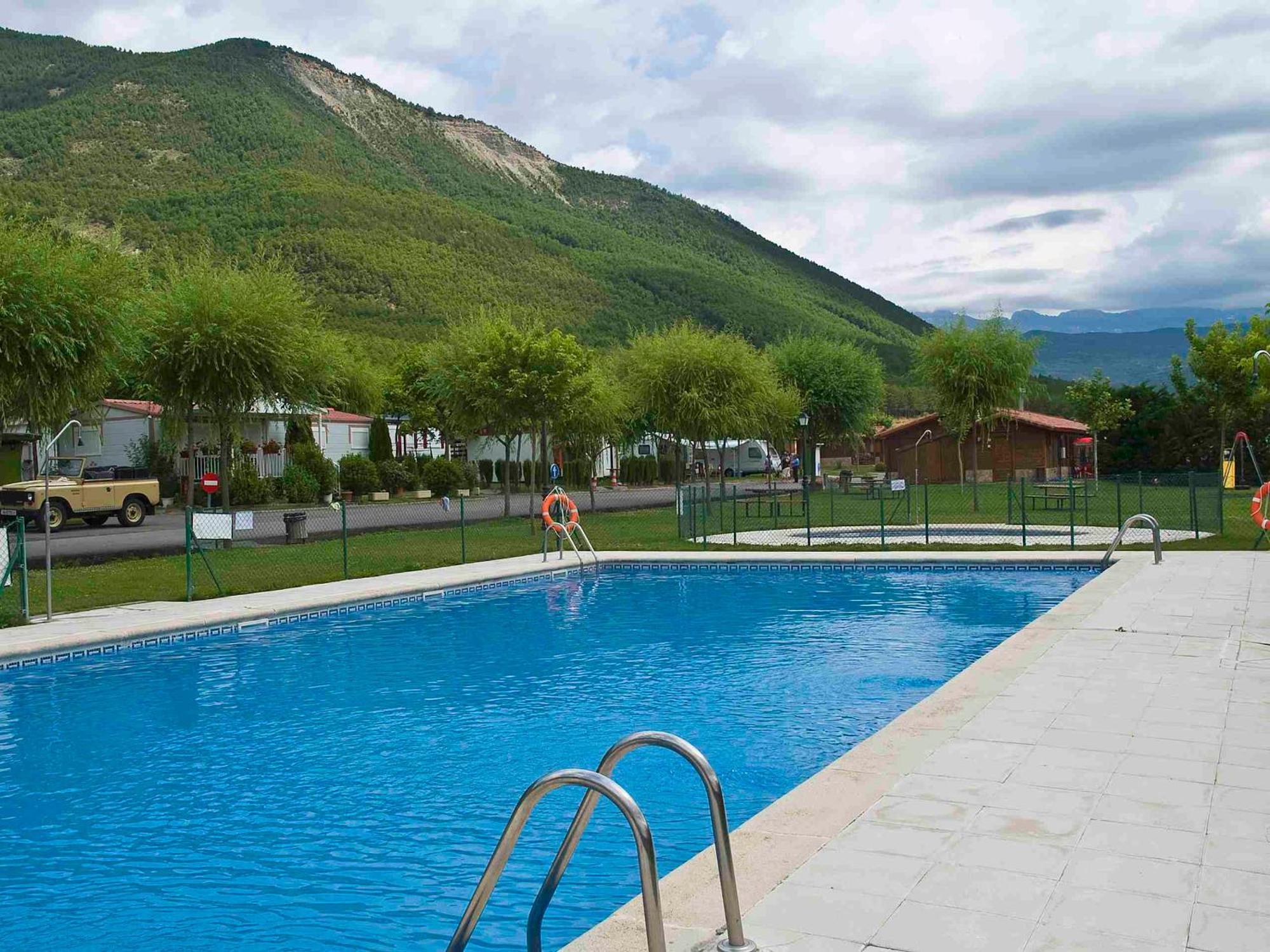 Camping Valle De Tena Sabiñánigo Eksteriør billede